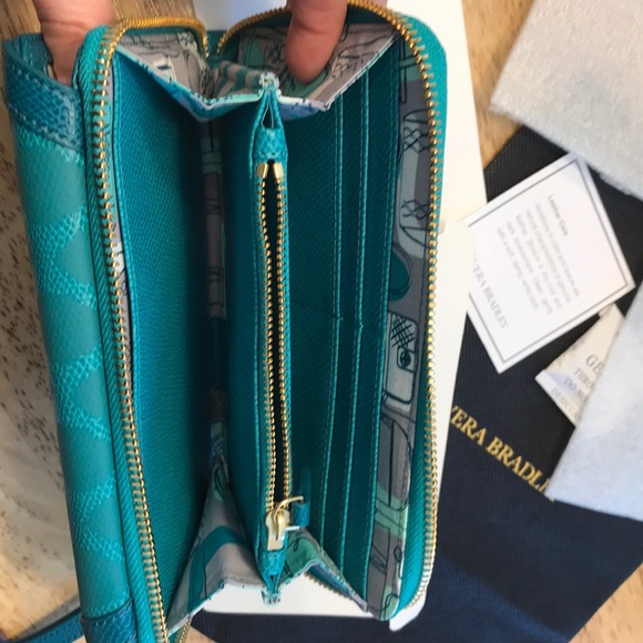 Bundle of Vera Bradley - Picture 4 of 8